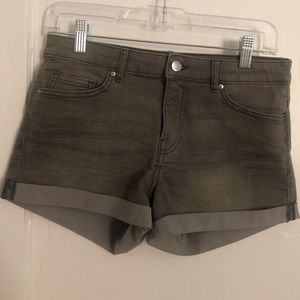 H&M gray shorts